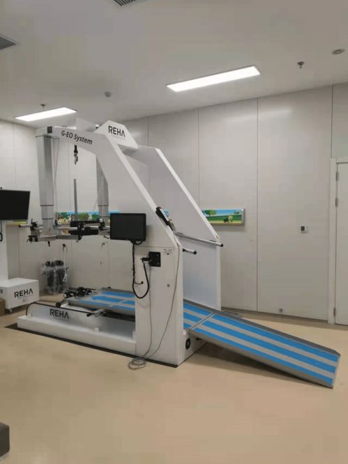 机械腿 太空漫步 下肢智能减重康复训练机器人正式上岗 太原市人民医院有了机器人 康复医生